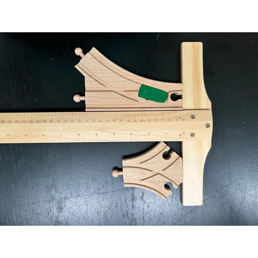 Brio Thomas the Train Wooden Train Track Set Curved Switches Wavy Tracks 7pc